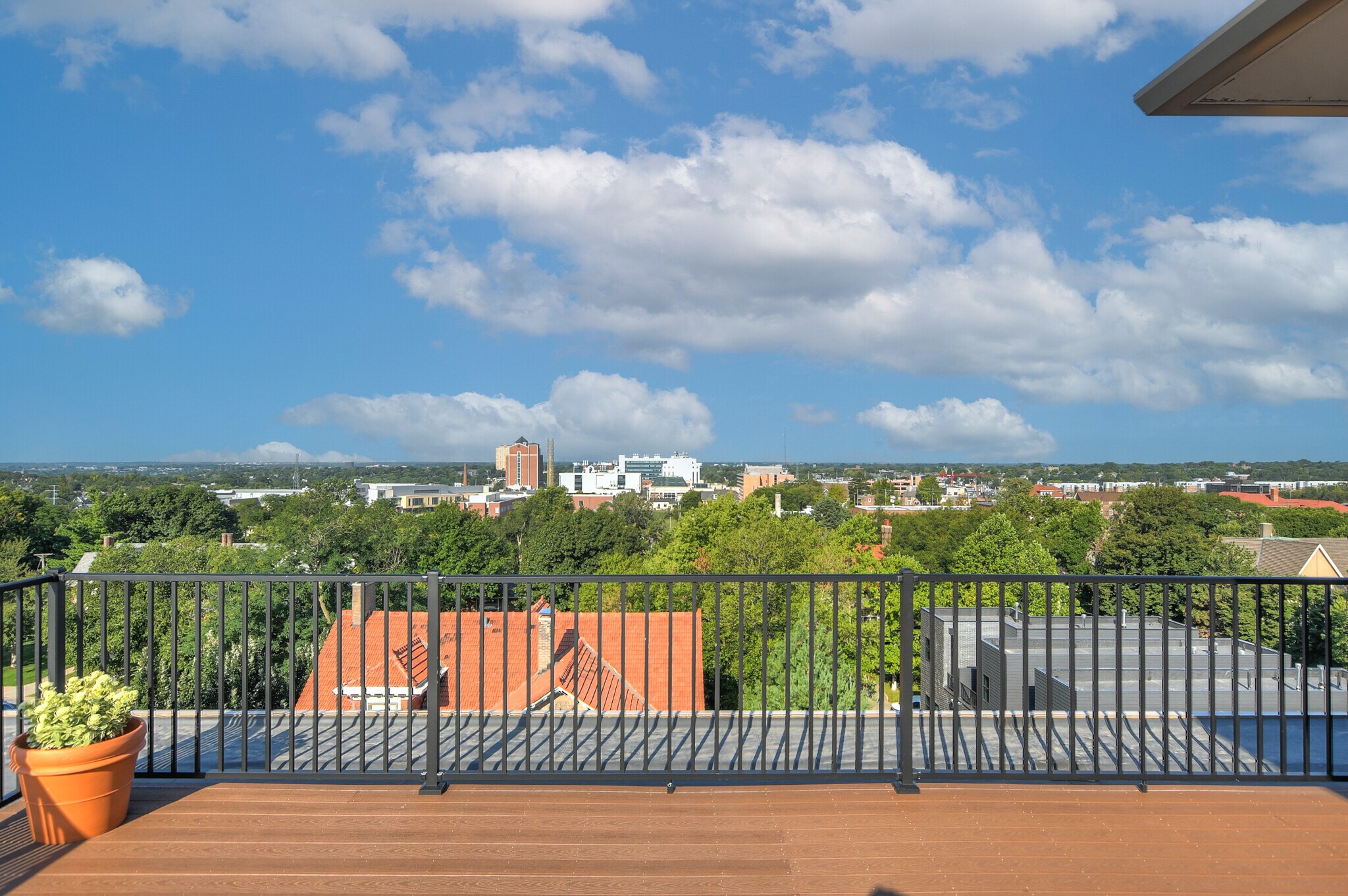 Building Photo - 500 S 37th St