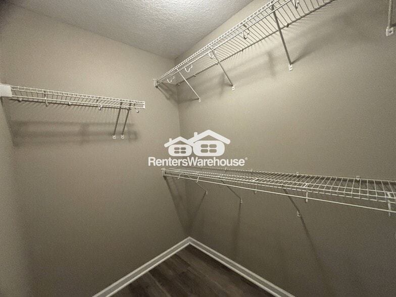 Building Photo - 20 NE Badger Ln