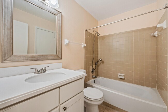 Building Photo - 1532 Gurley Ct