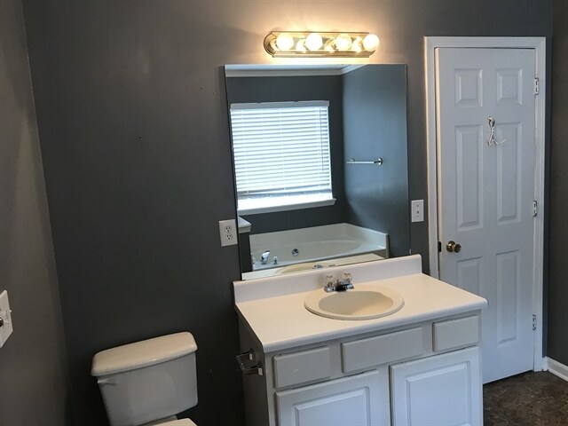 Building Photo - 2664 Lake Park Bend