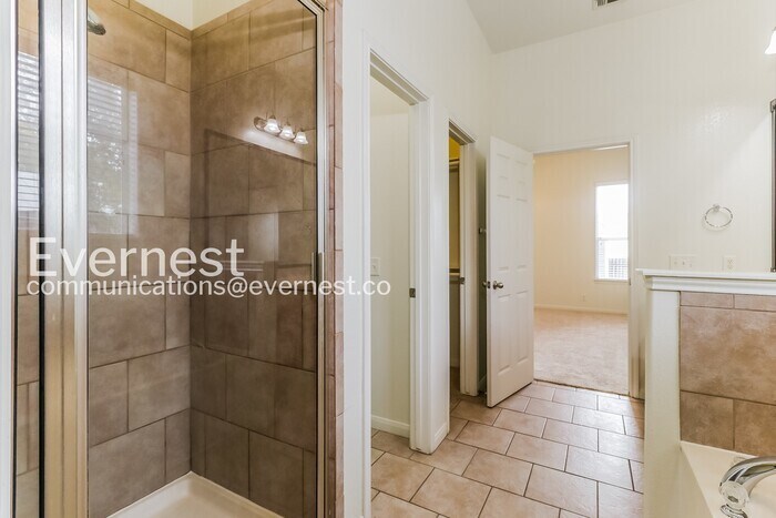 Building Photo - 709 W 35th St
