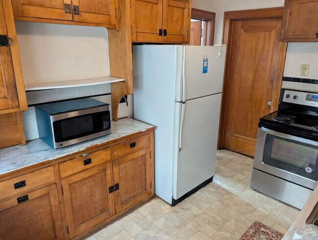 Building Photo - 3505 18th Ave S