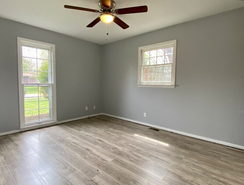 Building Photo - 9505 Tiverton Way