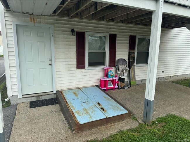 Building Photo - 3 McCafferty Pl