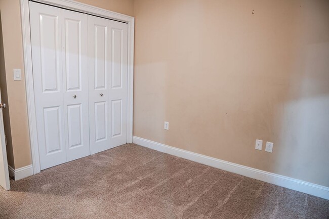 Building Photo - Luxurious Condo in Downtown Fayetteville
