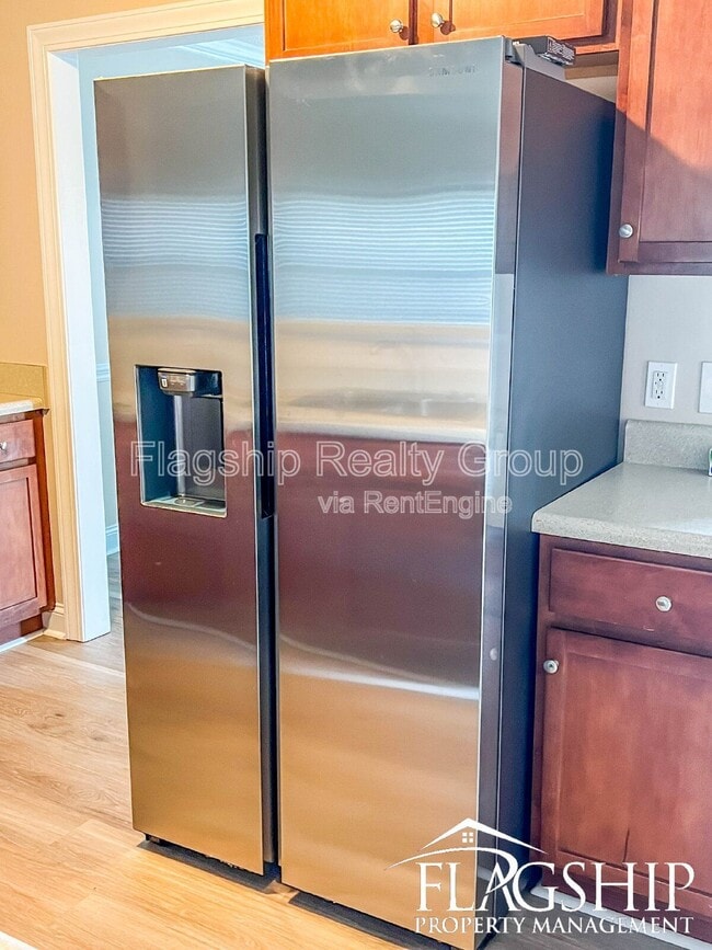 Building Photo - 2313 Sadler Dr