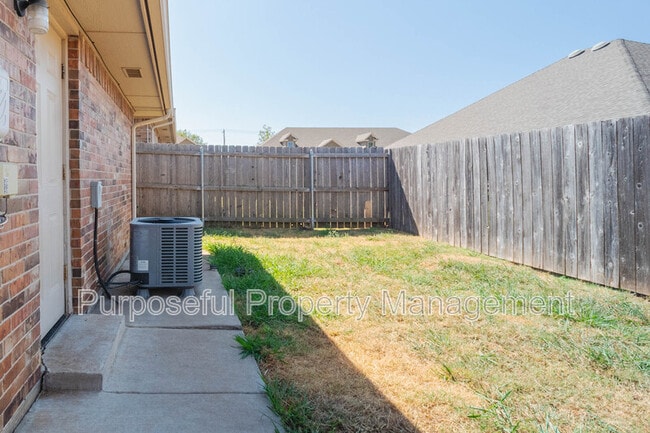 Building Photo - 4329 Edinburg Way