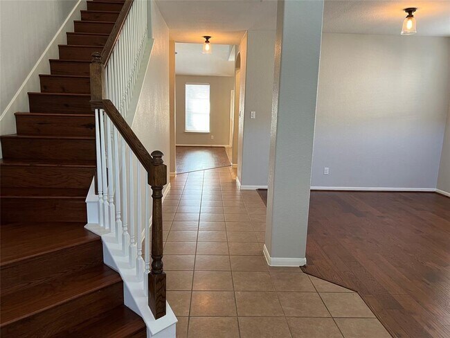 Building Photo - 146 Black Swan Pl