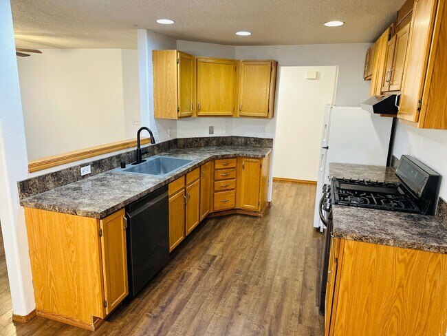 Building Photo - Beautiful One Level Home w/ RV Parking