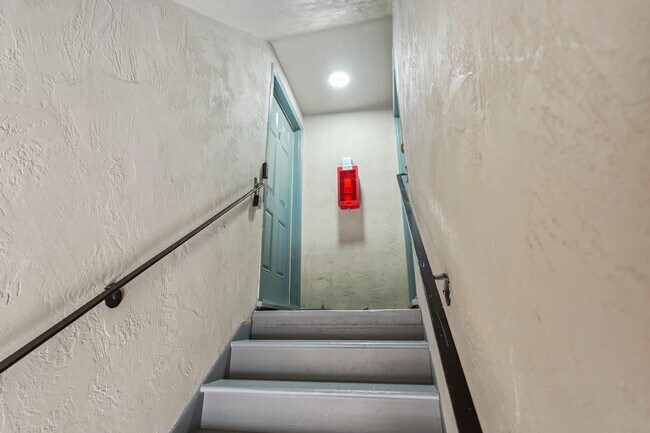 Building Photo - 2312 Bonar St