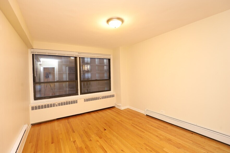 Building Photo - 4180 N Marine Dr