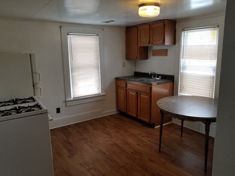 Building Photo - 493 W Pennsylvania Ave