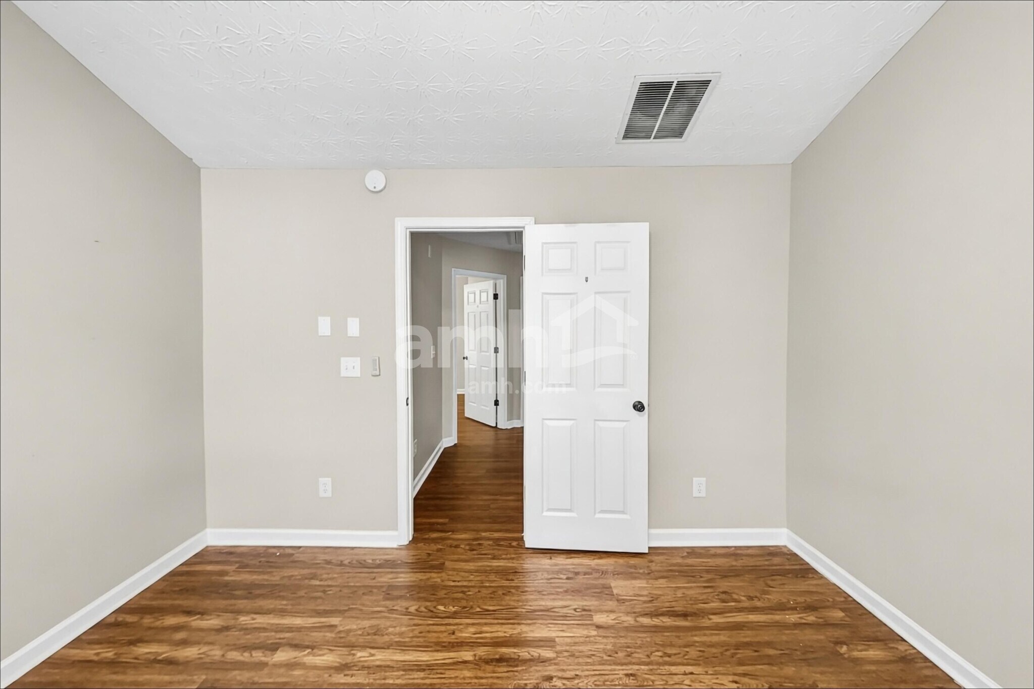 Building Photo - 304 Woodland Pass