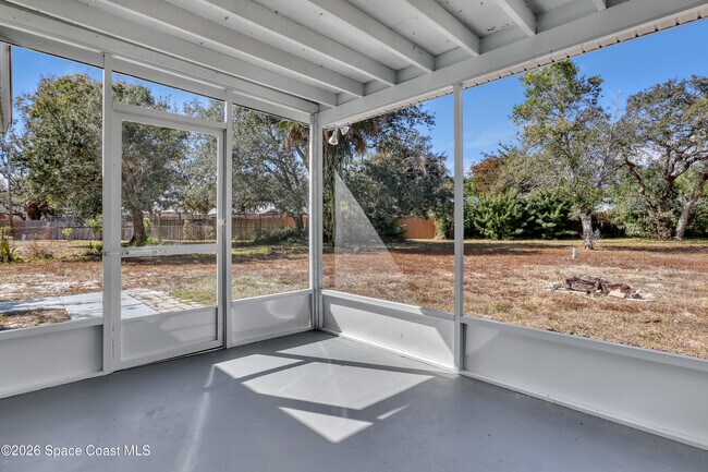 Building Photo - 4430 Barnsdale Dr