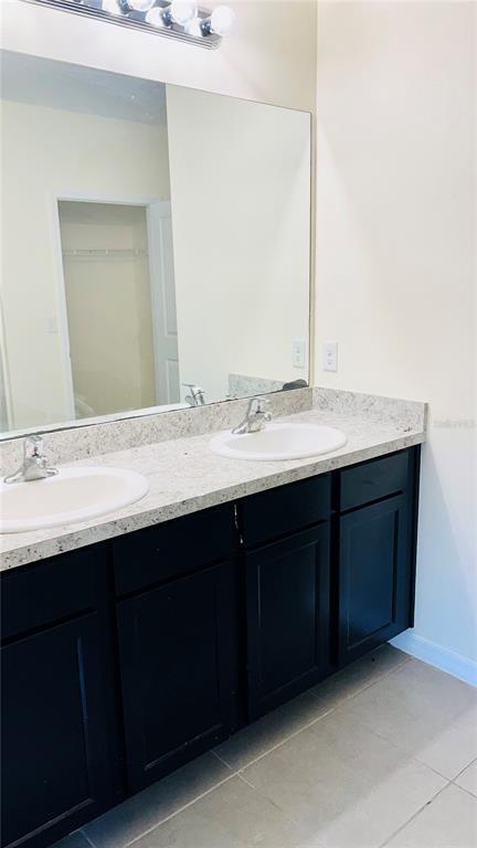 Building Photo - 11152 Leland Groves Dr