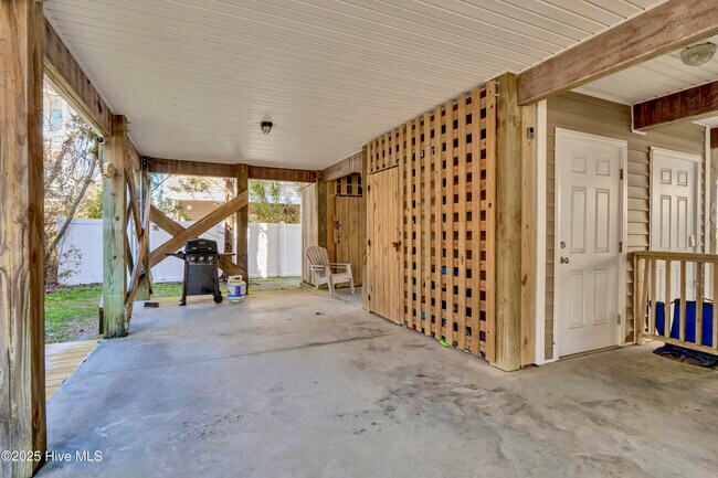 Building Photo - 1218 Bowfin Ln