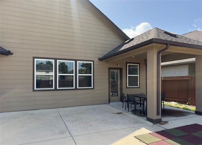 Building Photo - 3314 Dry Creek Dr