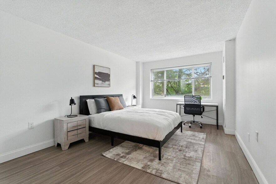 Building Photo - 1711 Bellevue Ave