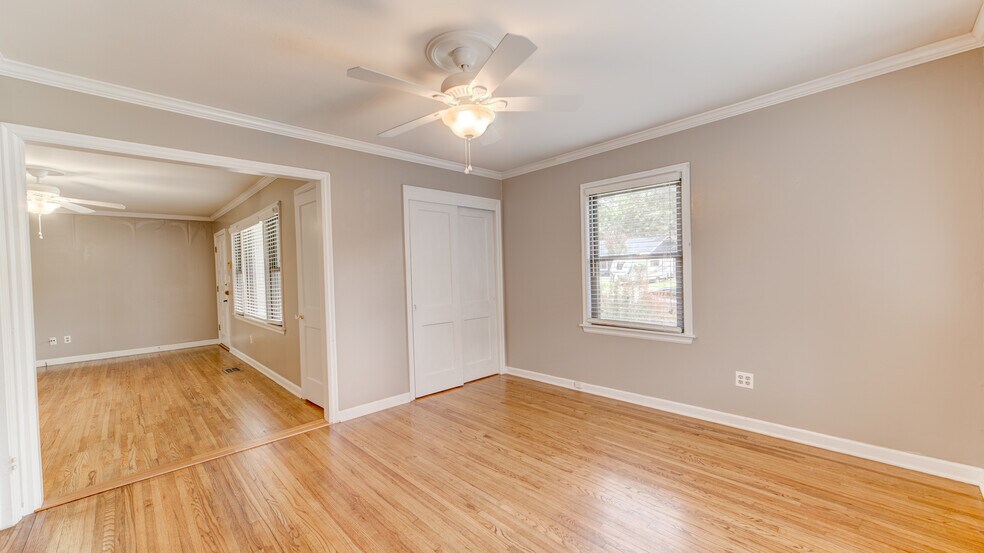 Building Photo - 56 E 52nd St