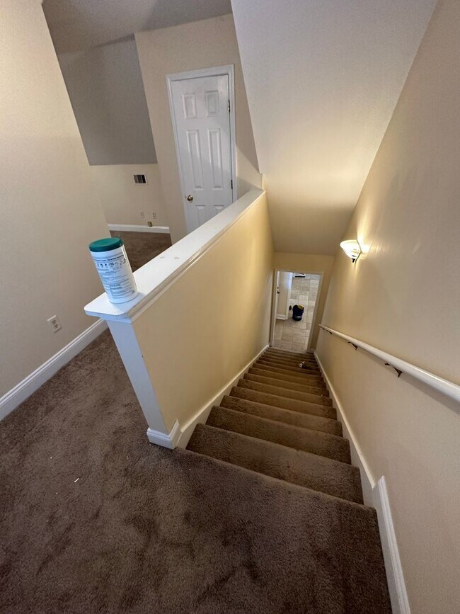 Building Photo - 789 Spence Dr