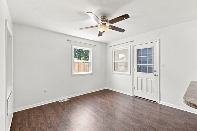Building Photo - $2,590.95 with $300 Off The First Month's Rent, 4 Beds - 2 Bath, Single Family Home in Denver wit...
