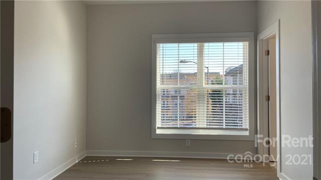 Building Photo - 820 Seigle Point Dr
