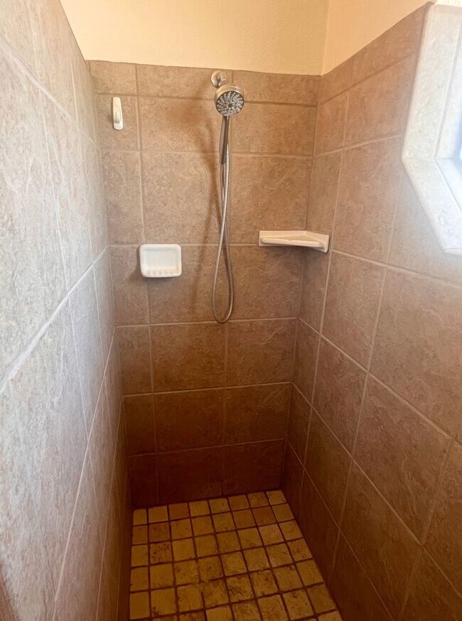Building Photo - Lake views, lake views, lake views! Longte...