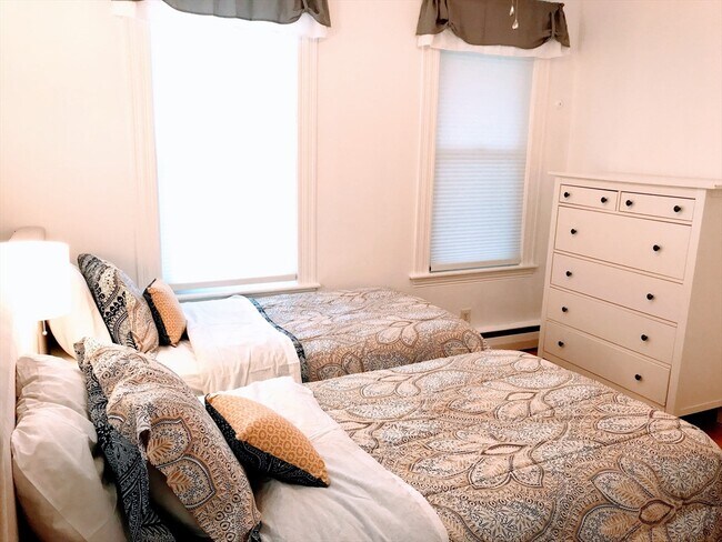 Building Photo - 12 Riverdale St