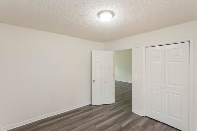 Building Photo - 3104 Kinwood Dr