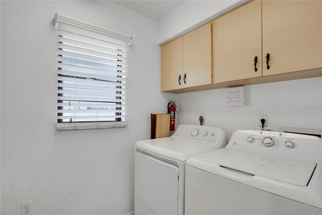 Building Photo - 2415 Bayshore Gardens Pkwy