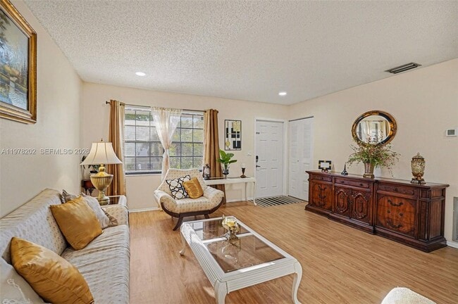 Building Photo - 901 Gannet Ave NW