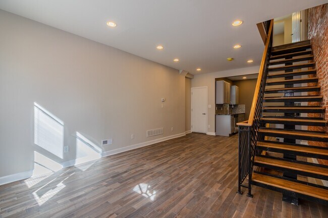 Building Photo - ???Newly Updated, MODERN 2 Bedroom in booming Brewerytown