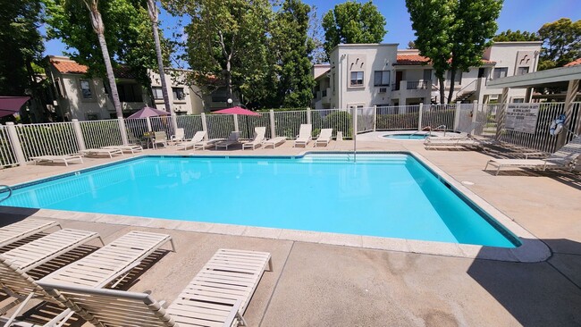 Building Photo - Mira Mesa Upstairs 1-Br + Covered Parking Space