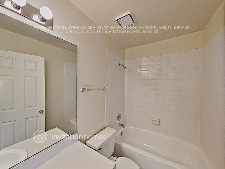 Building Photo - 1120 Stonebridge Ct