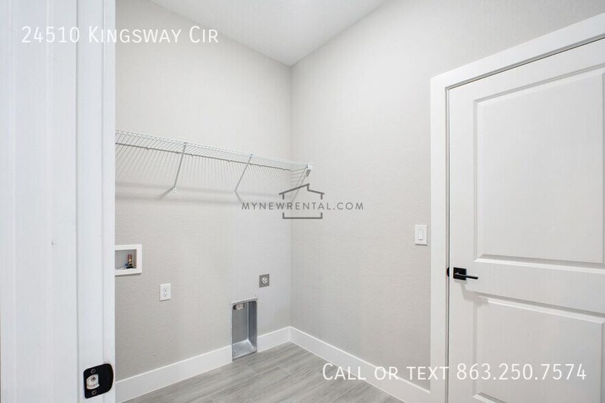 Building Photo - 24510 SW Kingsway Cir