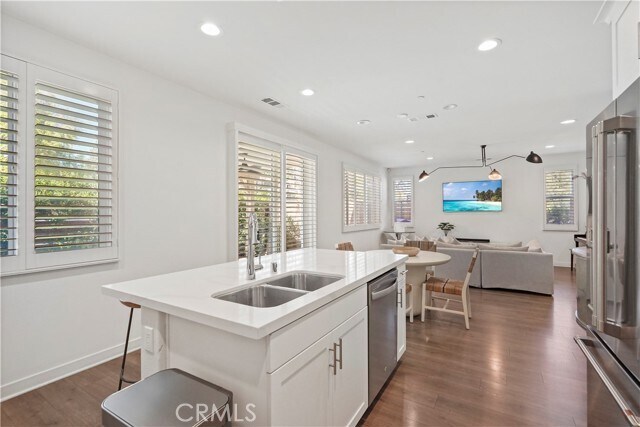 Building Photo - 23201 W Canterbury Way