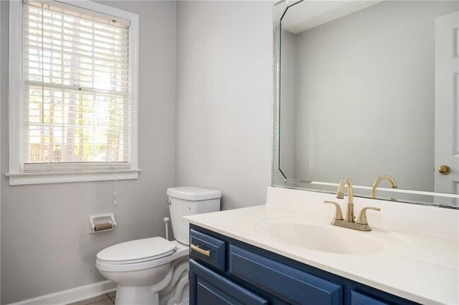 Building Photo - 1427 Fenwick Dr