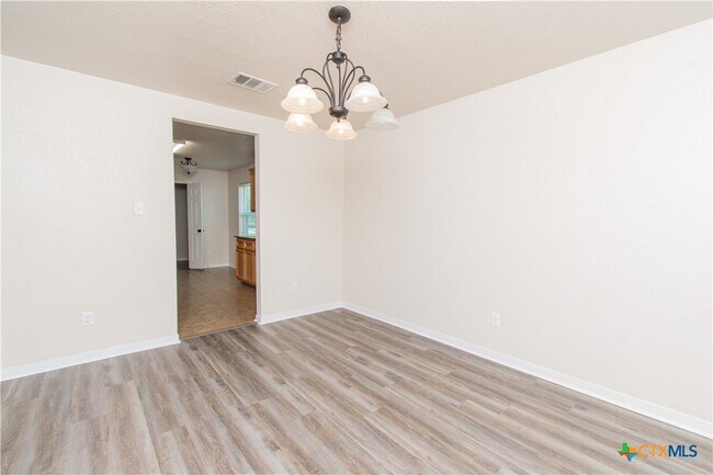 Building Photo - 6501 Alvin Dr