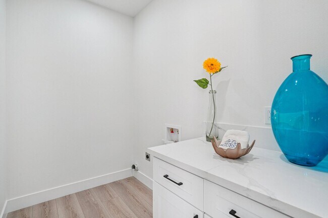 Building Photo - 64382 Spyglass Ave