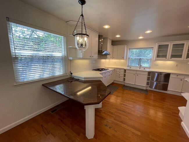 Building Photo - Beautiful home with pool in Cupertino, Available Soon!