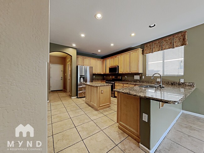Building Photo - 231 W Flamingo Dr