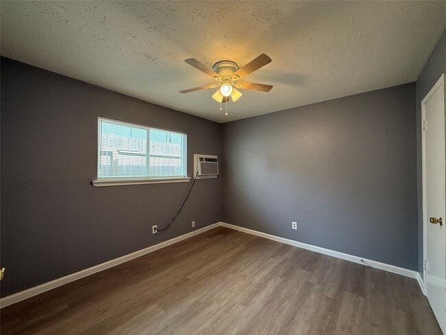 Building Photo - 8010 Roswell St