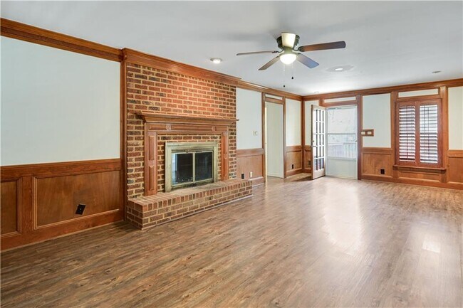 Building Photo - 4711 Nutmeg Way SW