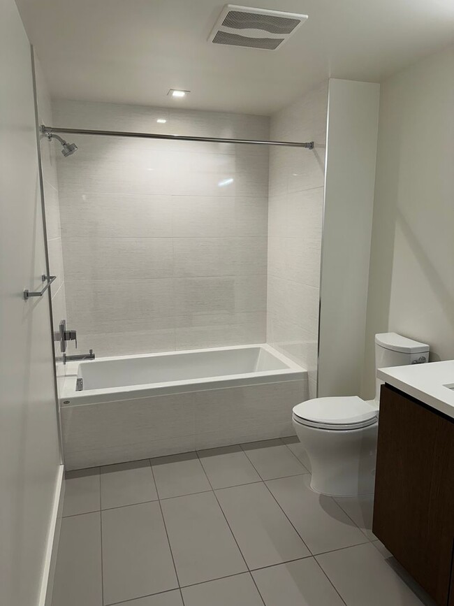 Building Photo - Savina By Bosa, 9th Floor Unit Available March 7th!