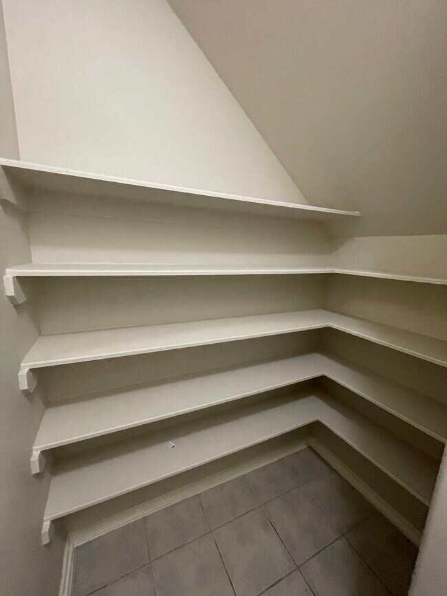 Building Photo - 2926 Loganberry Park Ln