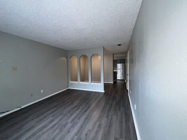 Building Photo - 219 Fry St