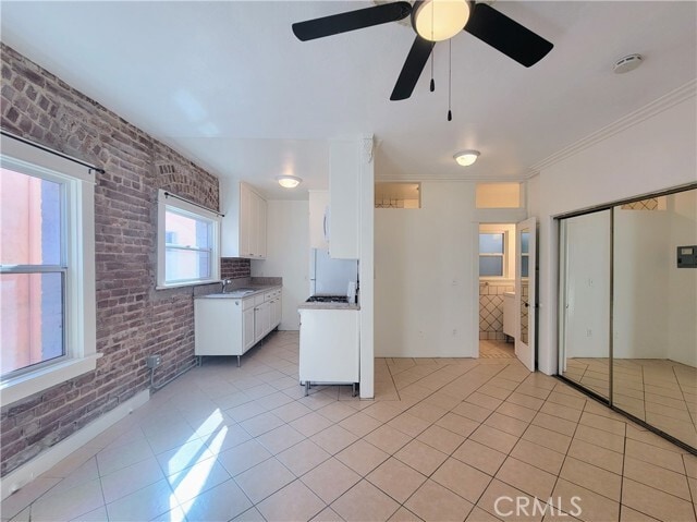 Building Photo - 635 Elm Ave