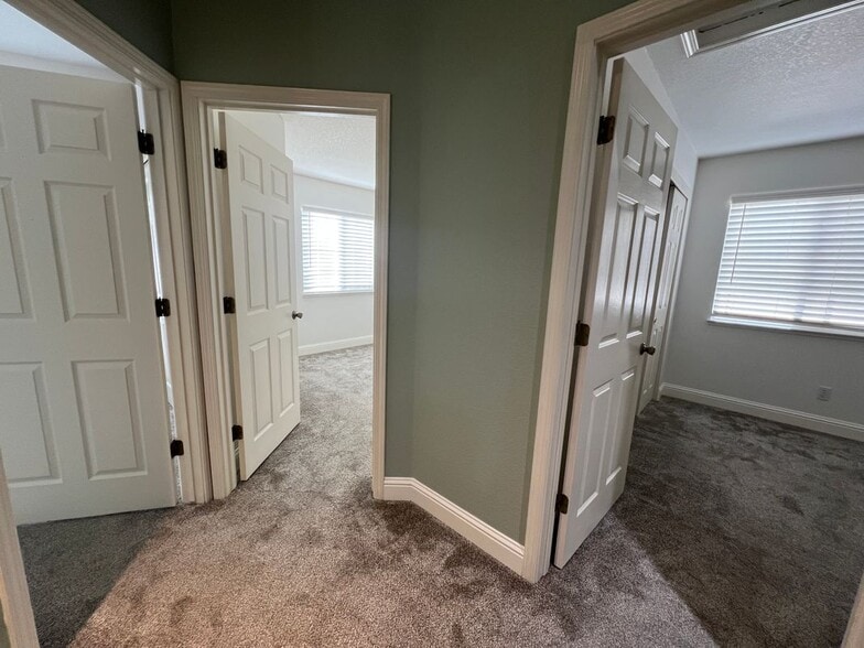 Building Photo - 4216 Heritage Ct