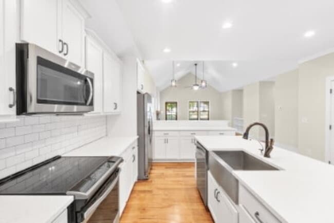 Building Photo - 155 Piney Ln