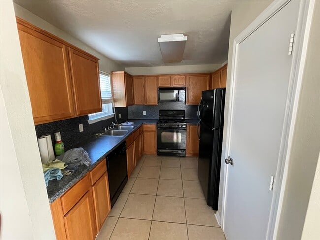 Building Photo - 513 Thornton Ct